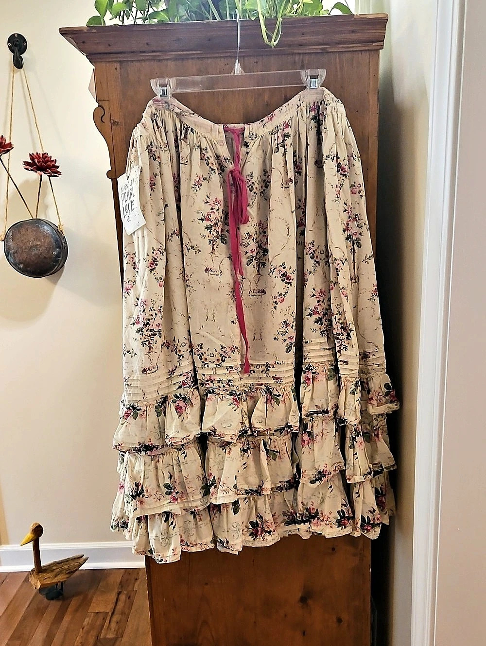 Nwt Magnolia Pearl Penelope Floral Ruffle Skirt in Cream & Pink